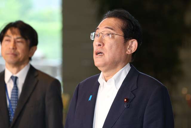 首相「私的なスペースで親族と同席」　忘年会写真、問題ないとの認識