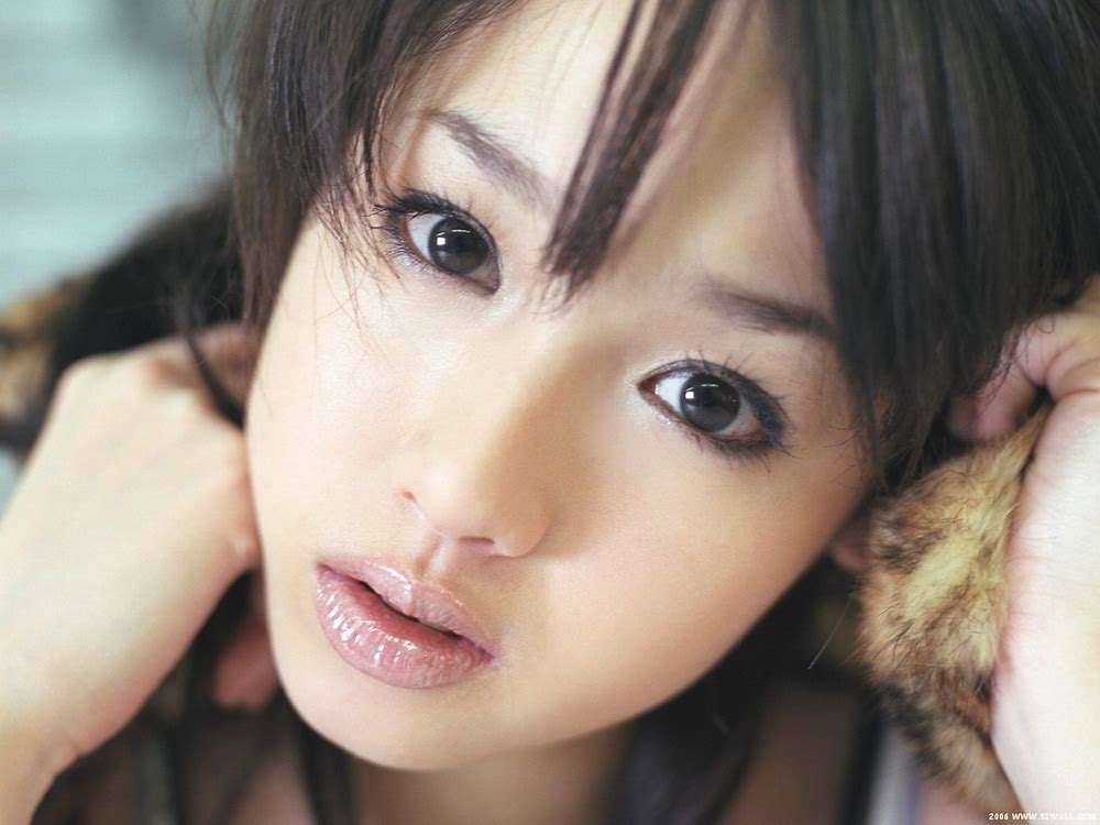 囲み目メイクの芸能人が見たい！