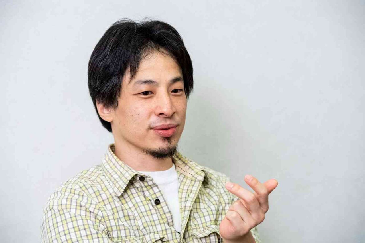 ひろゆき氏、怒りに満ちた表情で「病気の子犬をブリーダーに返す人は犬を飼うべきではない。ペット飼うのに向いてない」