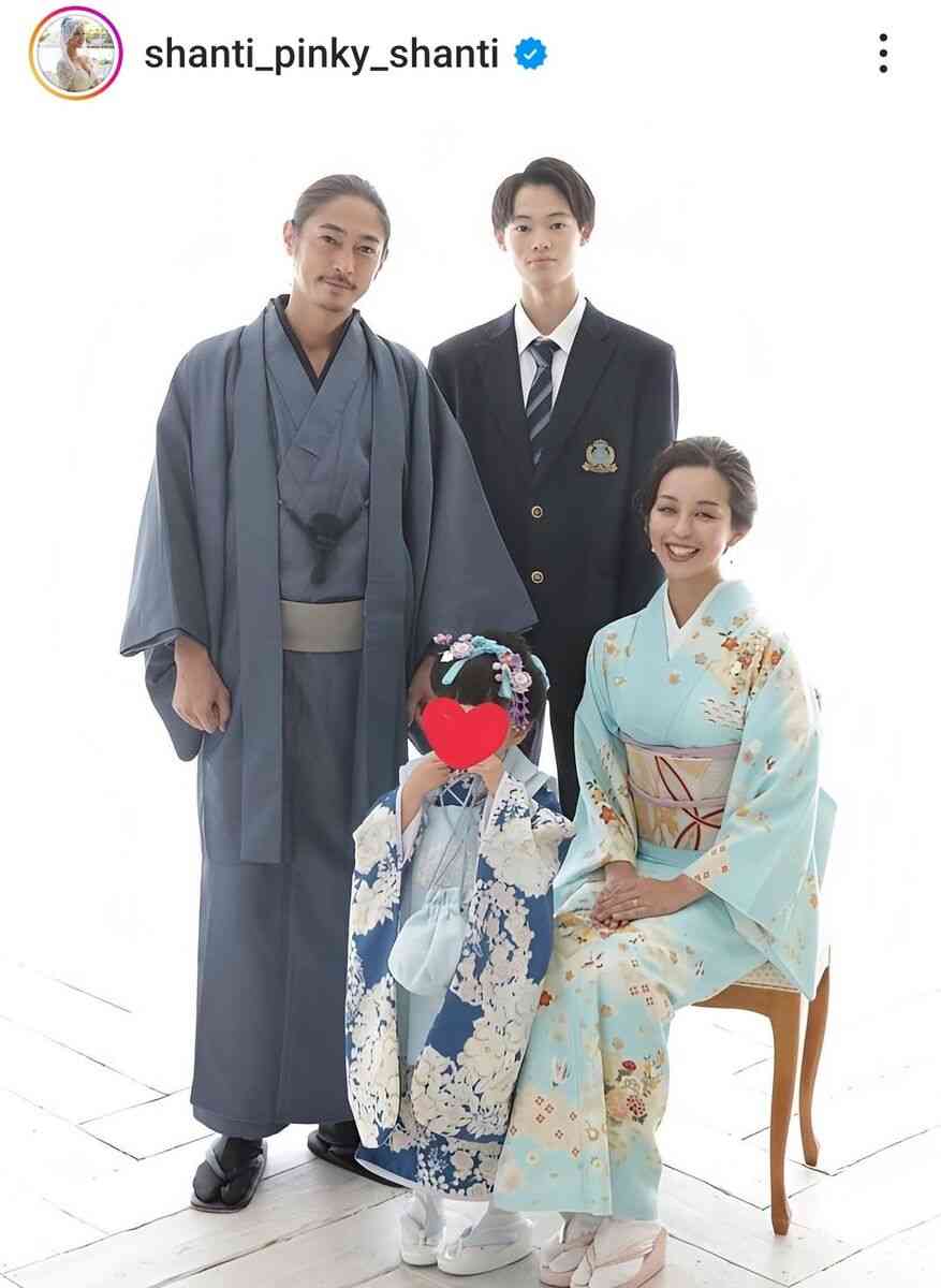 窪塚洋介の家族ショット！イケメン長男・愛流は182センチの抜群スタイル…妻PINKYが公開