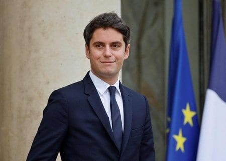 フランス、新首相にアタル氏　最年少34歳