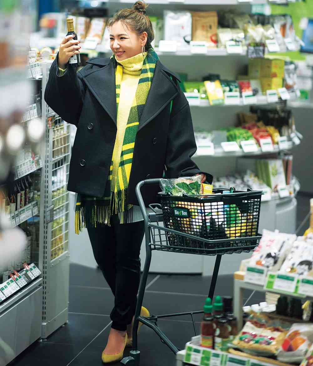 野呂佳代さんのマシュマロ体型こそ映える！アウターコーデ【4選】｜STORY