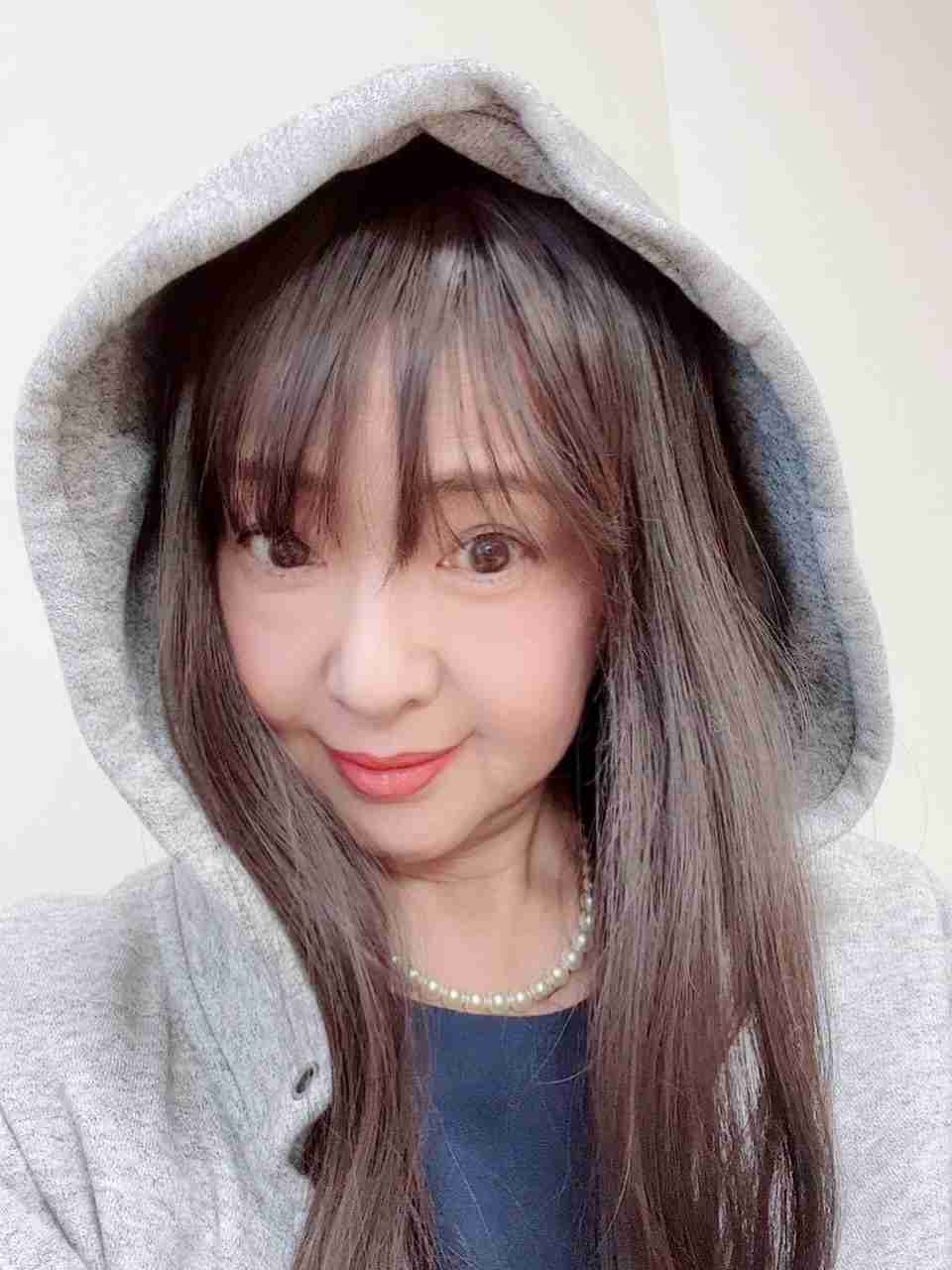 「マッチングアプリに登録したら…実物詐欺」美保純〝自画自賛〟写真に「マジで20代」「久しぶりに見たけどやっぱり可愛い」の声