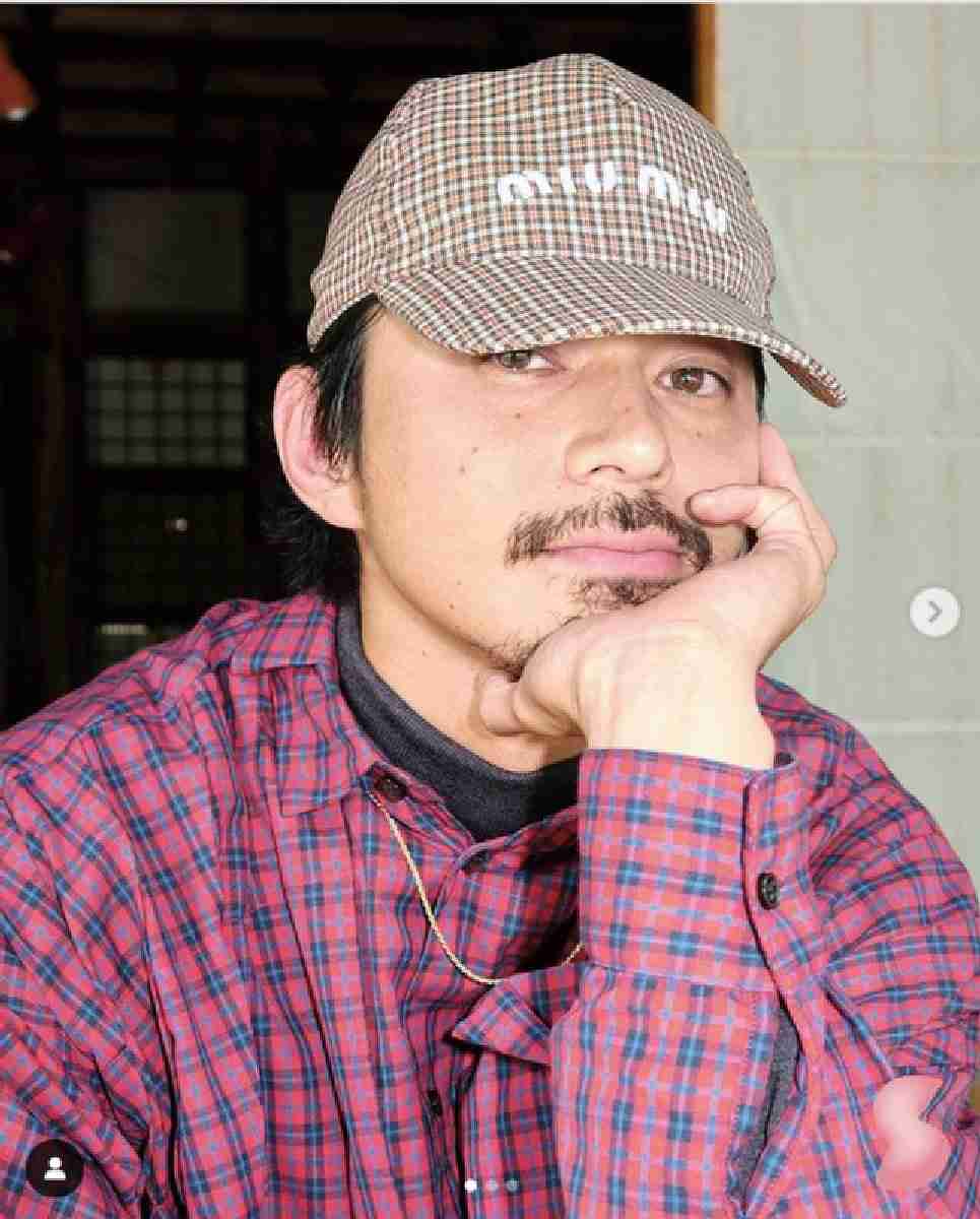 東出昌大「老け込みすぎ」「逆にかっこいい」ヒゲとゲッソリな激変の最新写真