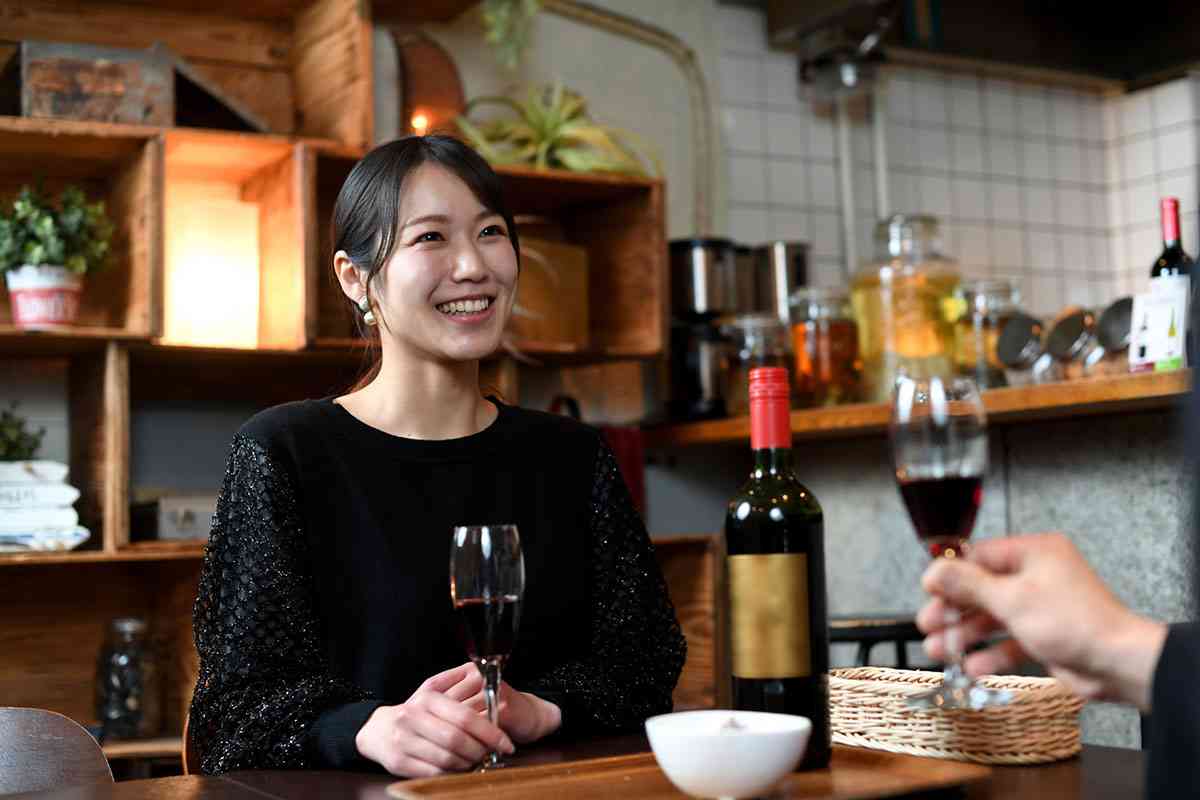 お酒を飲まない男性は《結婚に不利》か…？“飲酒と成婚率”のデータに「結婚したかったら酒は飲め」「答えは年収」SNSユーザー“激論”