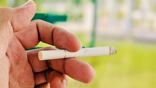 タバコ休憩は給料ドロボーなのか？社労士が法的な視点から考える