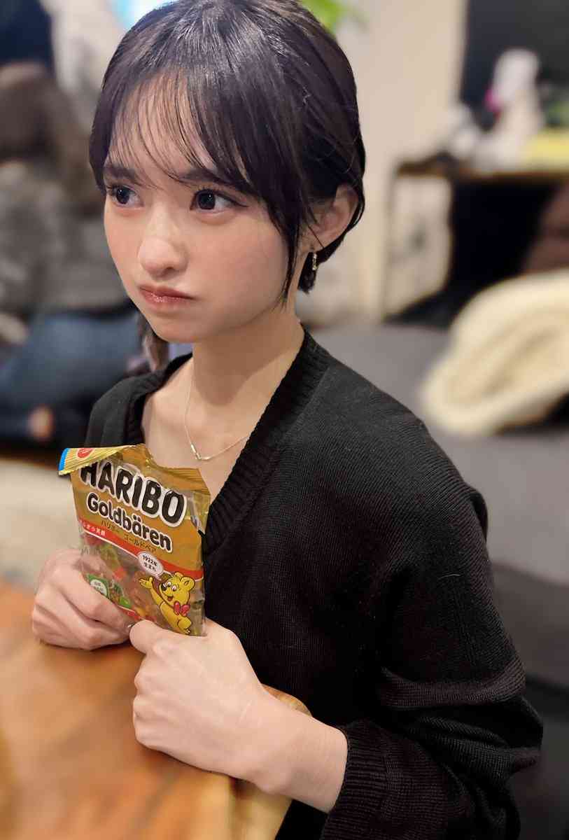 “AI美少女”藤咲凪、ヤバいと指摘の“白い掻き傷跡”に「古いもんなんで」「消せないし消そうとも思ってない」