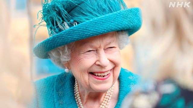 イギリス エリザベス女王 一般の弔問前に 会場近くに長い列