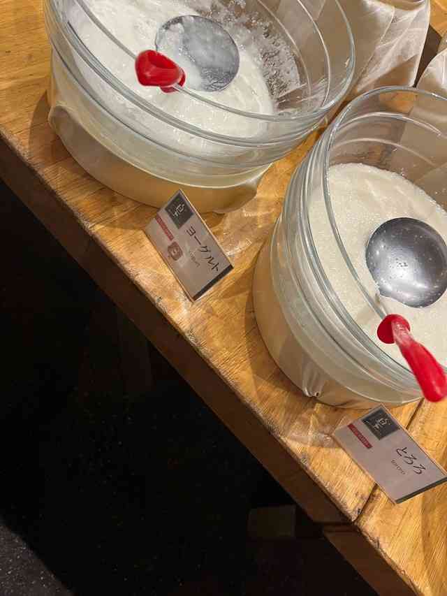 間違えたら地獄！SNSに投稿された朝食ビュッフェ会場にネット戦慄「トラップ過ぎる」「なぜ隣にした」