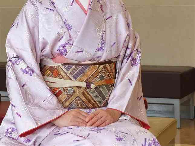 着物イベントの「左前」ポスターが物議　「死に装束」指摘も...制作元は修正否定「ファッションに決まりない」