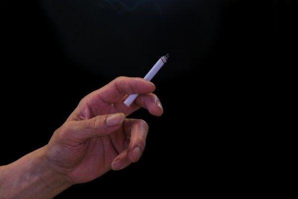 彼氏が喫煙者で「別れたくないけどタバコの臭いが苦手」禁煙は難しい？　投稿に「ニコチン中毒は想像以上」の声