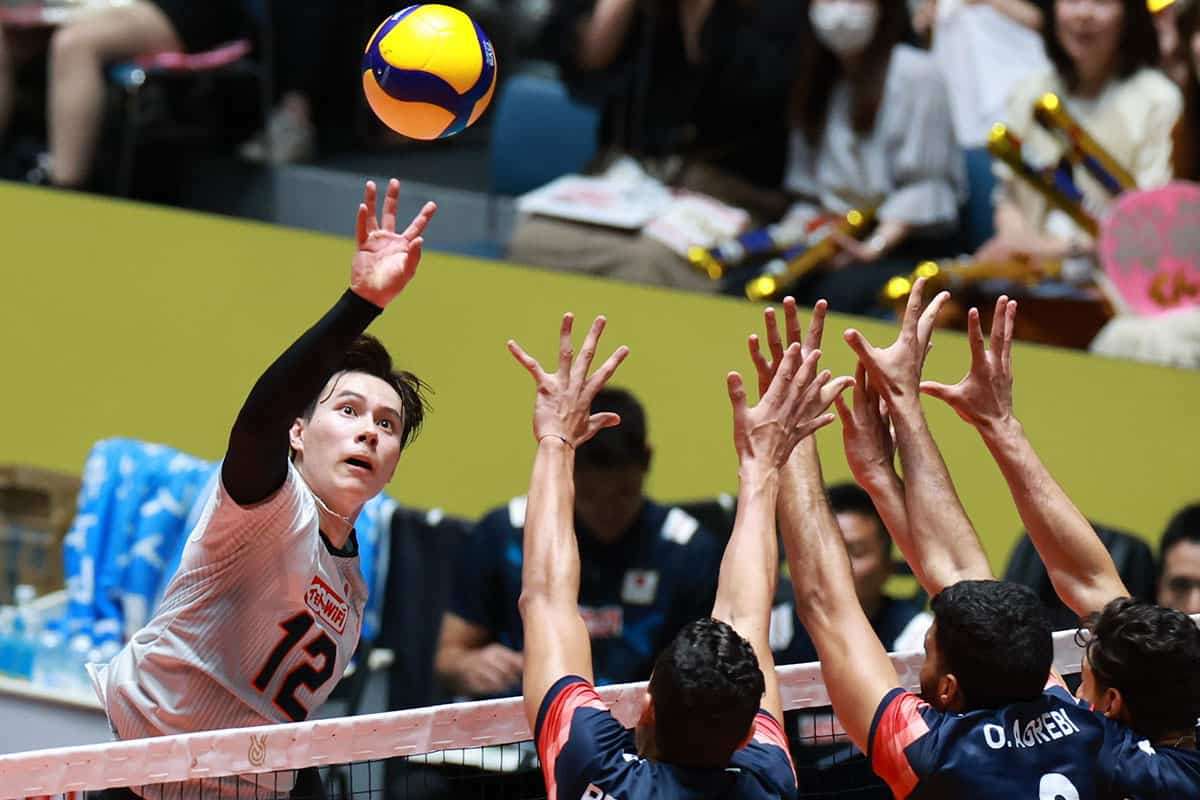 ジャニーズ後遺症？バレーボール応援に “違和感” 続出「うちわ必要なくない？」「恥ずかしいからやめて」