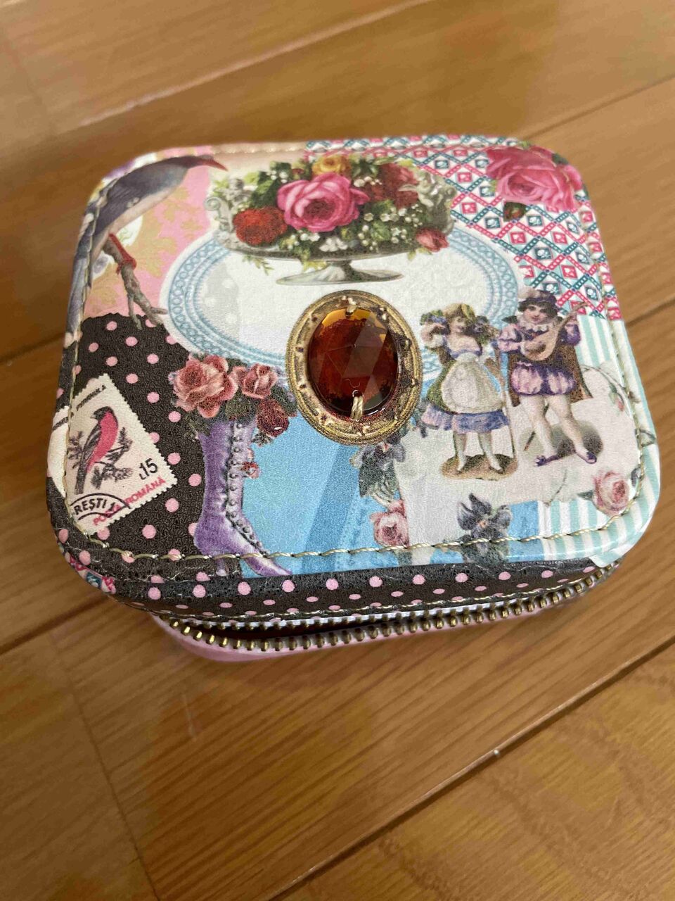 [急募]このアクセサリーポーチの発売会社を特定できる人