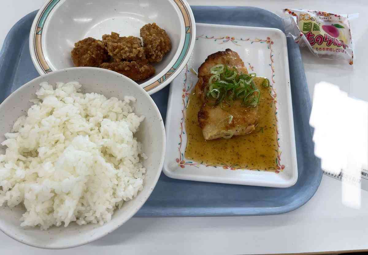 「900円」の学食メニューにネット驚がく「割高感否めない」「よほどいい食材なんだろ」