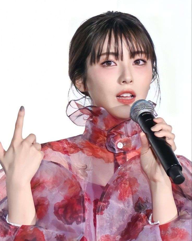 芸能人の個性派っぽい装い画像が集まるトピ