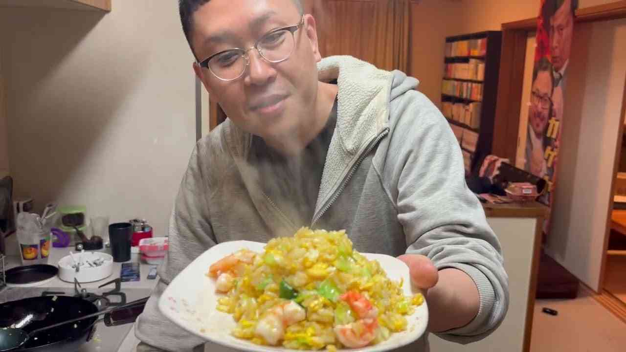 40歳・芸人の「チャーハン」動画が異例ヒット　まさかの159万回再生…SNSで大ブレークしているワケ