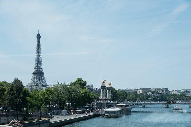 パリ五輪会場・セーヌ川が「道頓堀より6倍以上汚い」衝撃データ…100年も「泳げない川」で本当に開催できるのか？「最後は天気次第」という不都合な真実