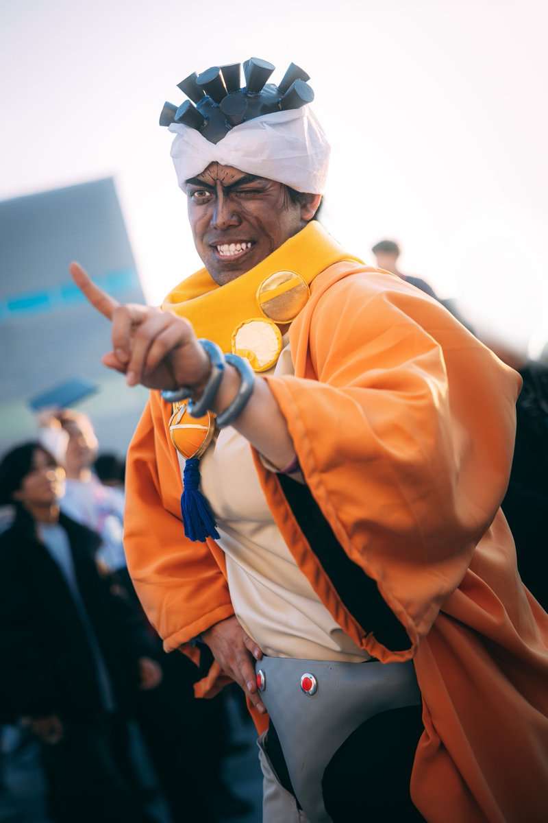 『ジョジョ』の褐色キャラ・アヴドゥルのコスプレ写真を投稿したら、海外の人から「アジア人が顔を黒く塗って黒人を人種差別している」と言われた→様々な意見が集まる