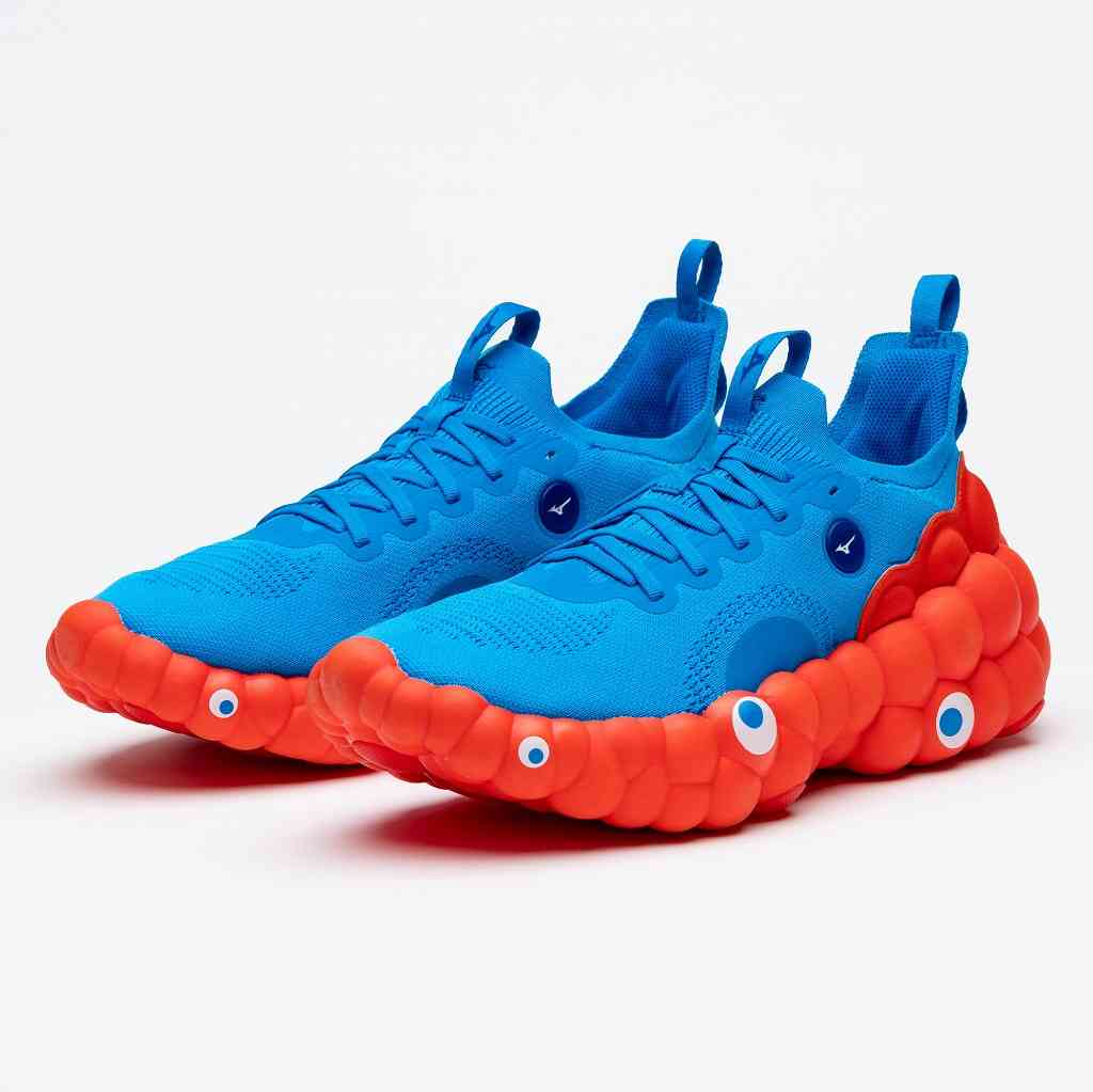 ミャクミャク様をモチーフにしたシューズがミズノから登場　親和性感じた社員の声で誕生