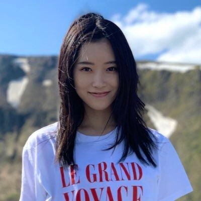 片岡凜「クスリの売人のポーズだからやめなと怒られた」SNS流行のポーズにロスの叔父から警告