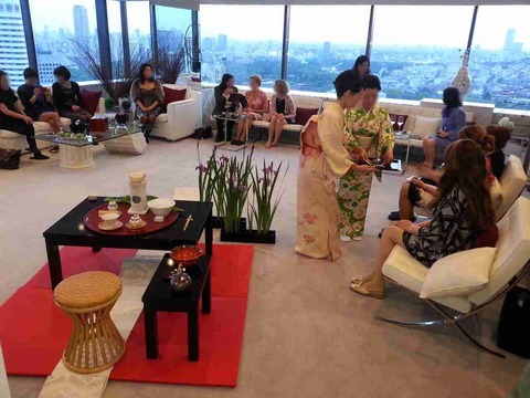 小1娘の友達に「歩くの速いよ」　タレント母「過保護すぎるけど...」自覚も複雑な親心