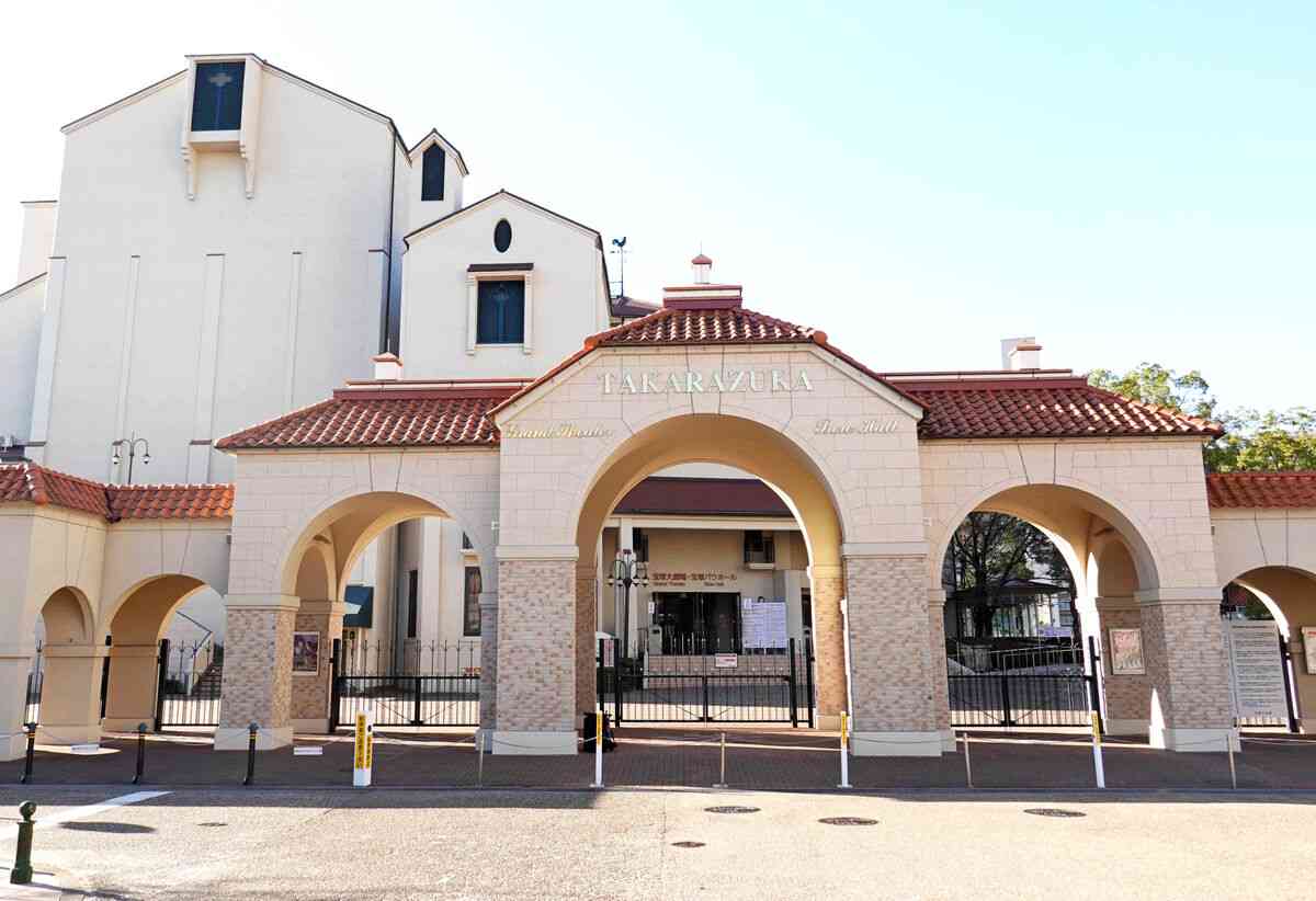 宝塚歌劇宙組の宝塚大劇場公演が全日程中止…雪組公演も11月23日まで見送り、タカスペも中止に