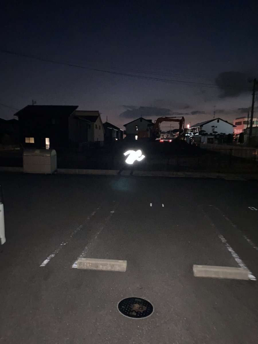 ワークマンで売っている全面反射の『リフレクトカモ』がめちゃくちゃ光ると話題に→｢スゲー光ってた人コレか｣｢さっき見かけてビビった｣と目撃談が次々集まる