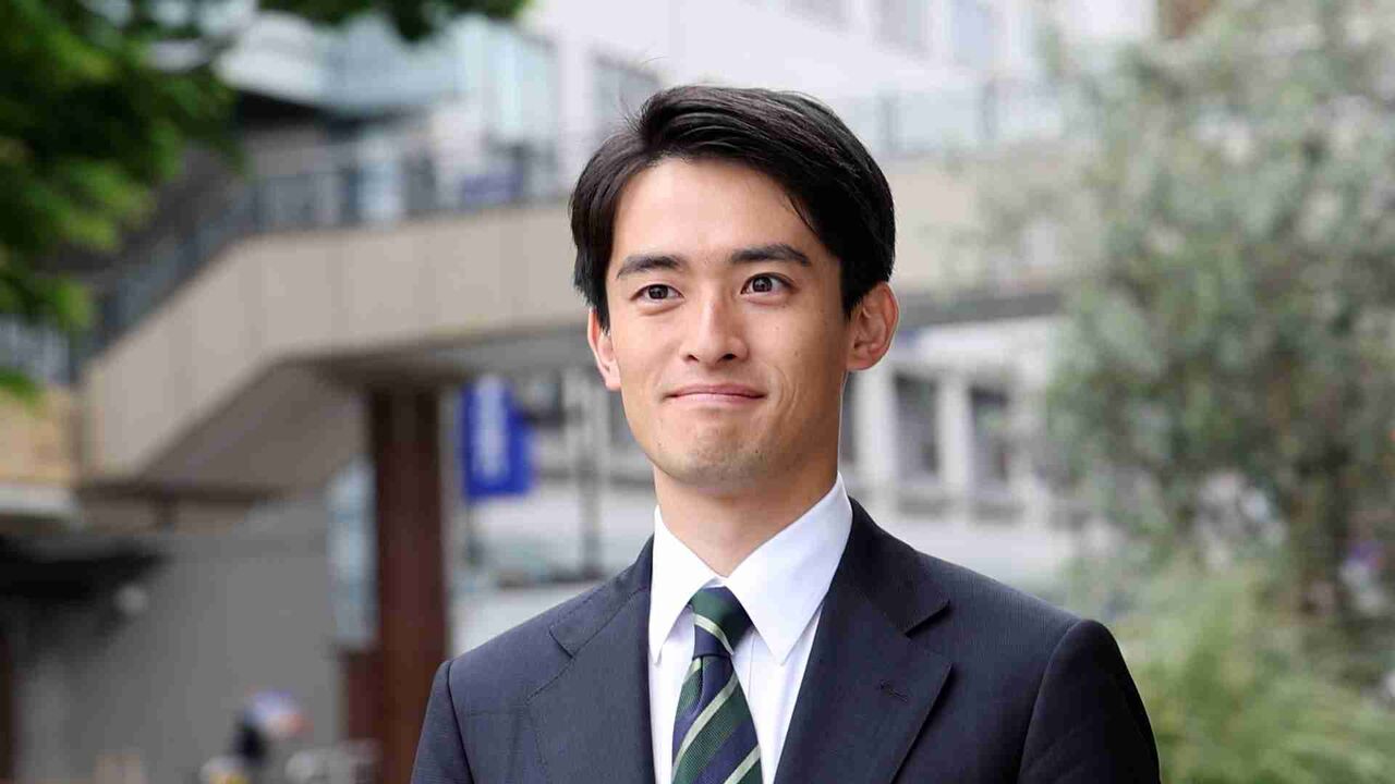 「まるで別人」史上最年少の芦屋市長　選挙コンサルが変えた“ビフォーアフター”に驚愕の声