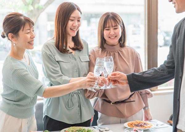 34歳の女性が結婚を焦るワケ…子どもを求める男性は「美人で性格のいい35歳」より「普通の30歳」を選ぶ