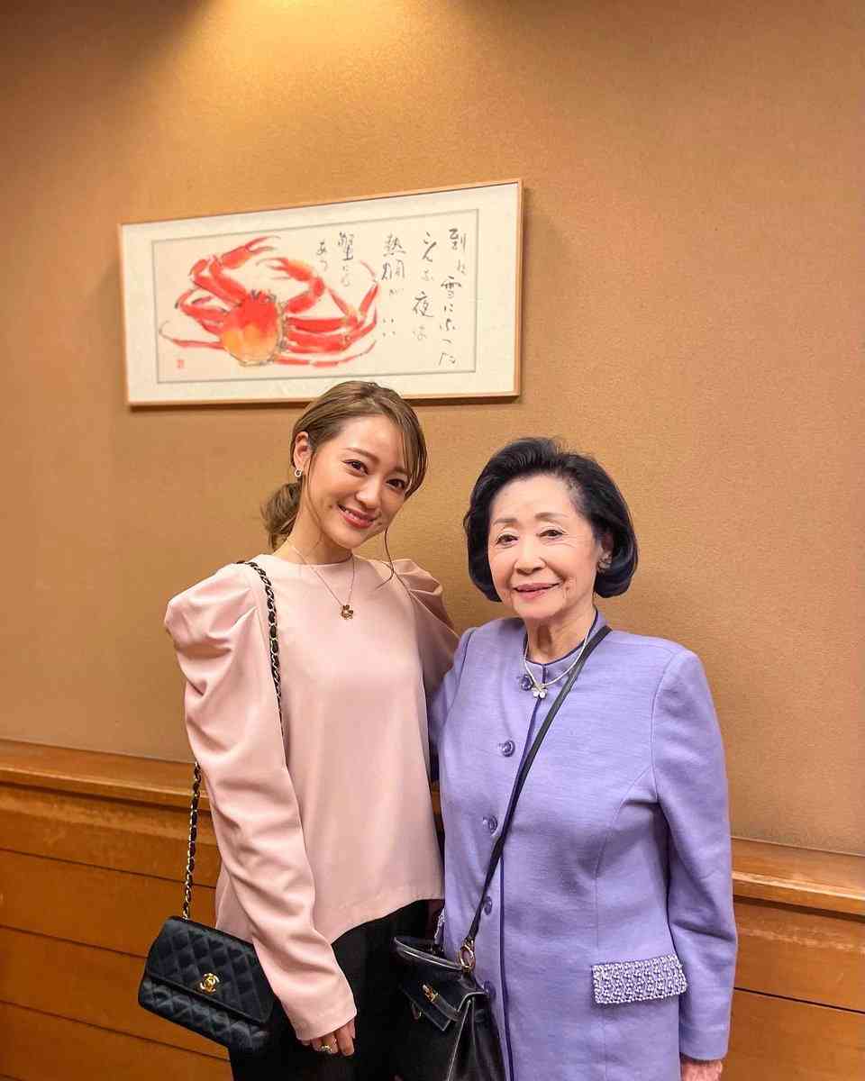 「気品がすごい」Chay、92歳祖母の顔出しショットに仰天「若くてお綺麗」「92歳に全く見えない」