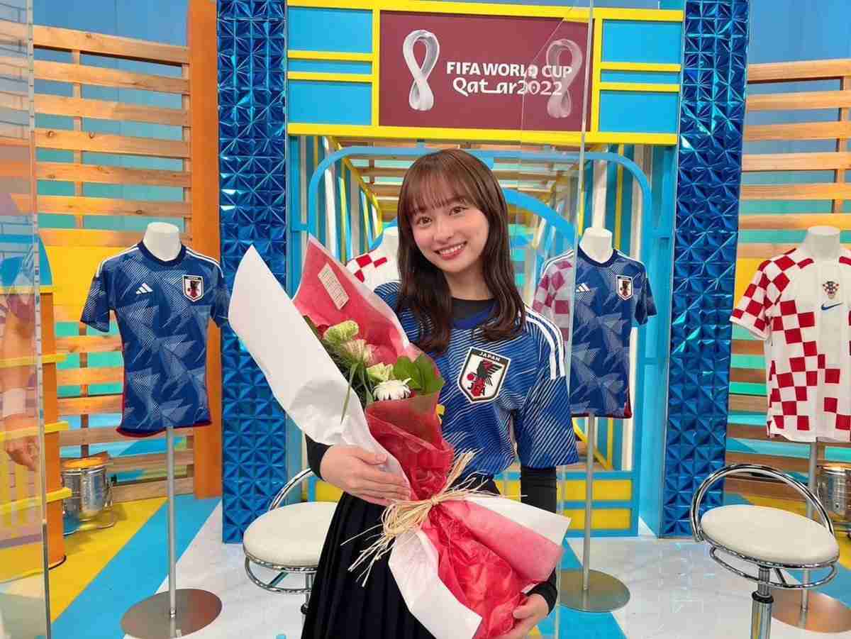 「資格を何個も取得。将来に不安が…」東大受験断念、アイドル活動制限…“苦労人アイドル”日向坂46影山優佳（21）が満面の笑みを浮かべたワケ《W杯直後のスマイル撮》