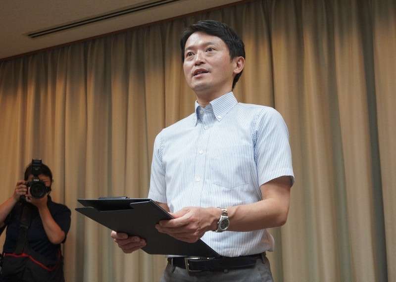「知事が最高幹部に文具を投げつけた」職員が証言　パワハラ疑惑の兵庫知事