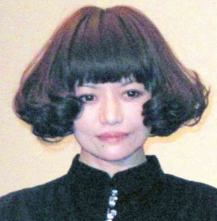 広田レオナ、21歳長女の顔出しショットに「超美少女」とネット騒然…父親は元夫の吹越満