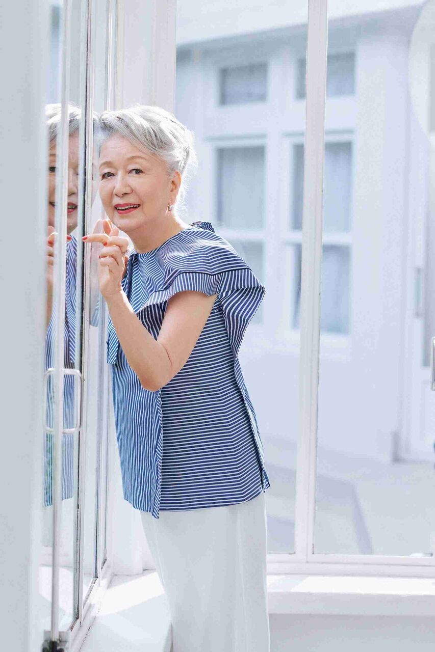 草笛光子さんが、週刊文春の名物グラビア「原色美女図鑑」に“歴代最高齢”90歳で登場！　単行本『きれいに生きましょうね』も発売に。