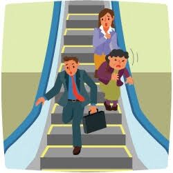 未だにエスカレーターの片側空けがなくならない理由は？