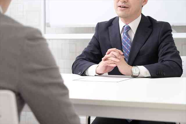 どう答える？「家族と会社の社長が川で溺れています、どちらを助けますか」面接で聞かれた“トリッキーな質問”