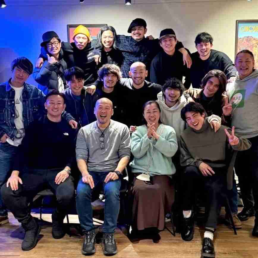 中尾明慶「ウォーターボーイズ２」新年会で共演者らと集合写真を公開「いい時間を過ごせました」