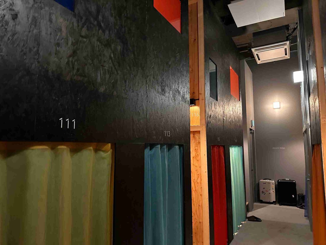 悲鳴上げる大学受験生　訪日客増えて札幌のホテル高騰　相部屋やカプセルの利用余儀なく