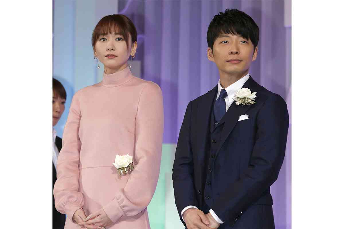 「身長差12cm」も…男性の方が背が低いのってどう！？《逆身長差》芸能人夫婦が幸せそうな理由