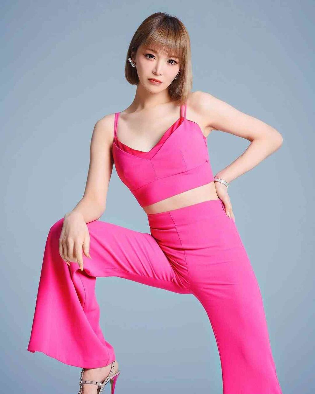 鼻が腐りかけたことも…母の反対を押し切り、2000万でフル整形したトランスジェンダーモデルの矢神サラ「明確な目標と強い意志が必要」