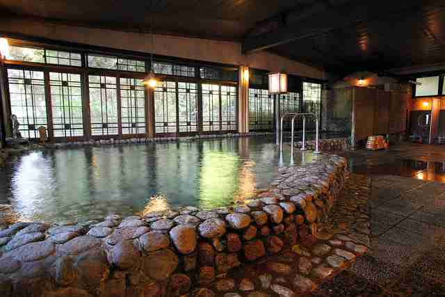 湯の取り換え怠った旅館、謝罪文を掲載　塩素は「においが嫌だった」