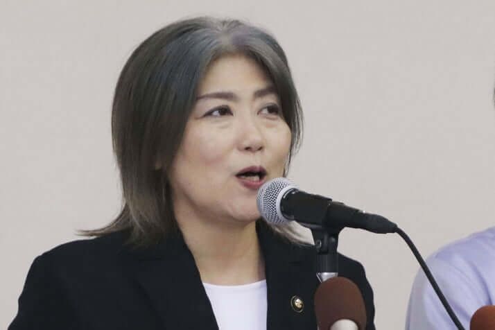 学歴詐称疑惑の伊東市長、「涙の会見」も暴走だった…市職員はあ然　苦情800件に「対応おいつかない」