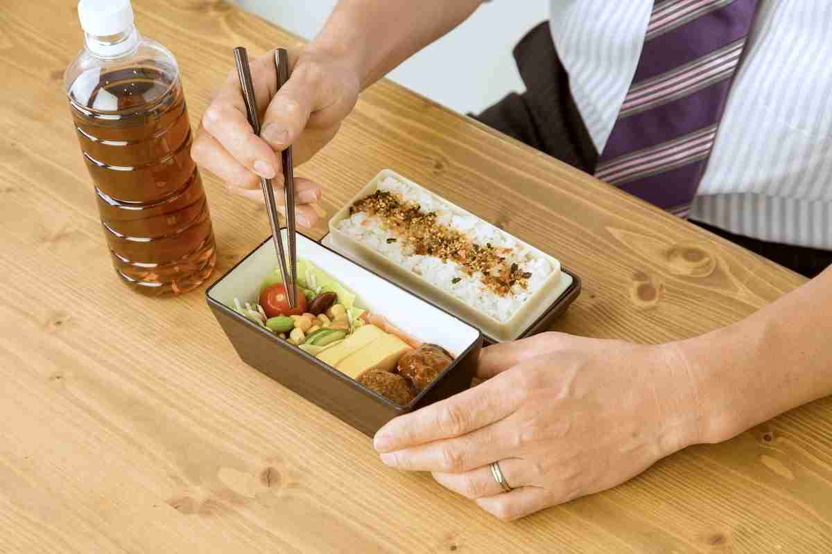 【ランチ代節約の波紋】夫のために毎日弁当を作る主婦に突き刺さる友人の言葉「部下が見たらどう思う？」