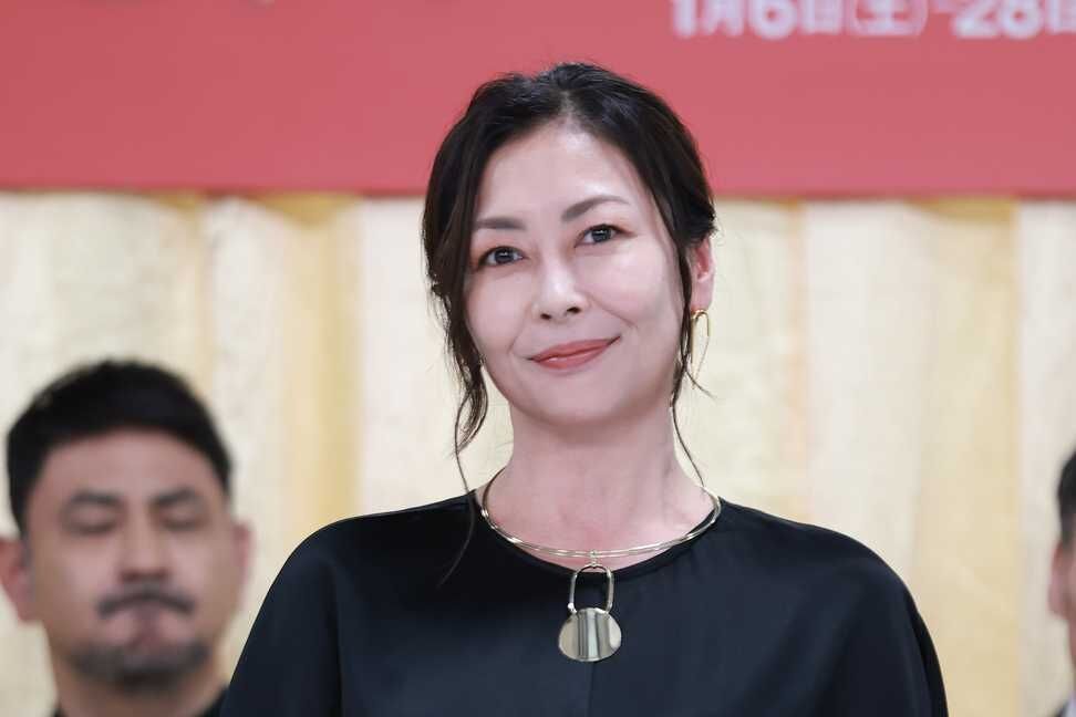 中山美穂、自身のバンドメンバーで9歳下のベーシスト・永田雄樹と熱愛