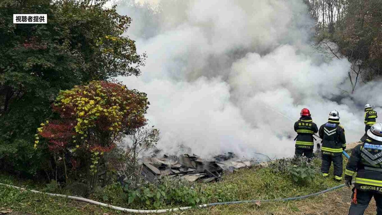 犬100匹が火事で死ぬ　建物から山林に燃え移り約4時間の消火活動…住宅1棟と犬舎2棟全焼　熊本県菊池市