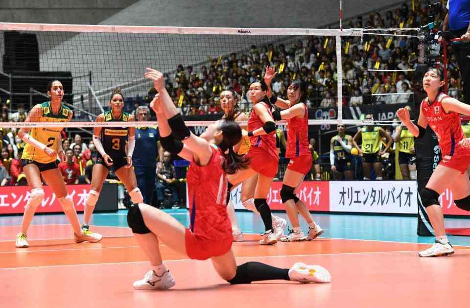 バレー女子日本　フルセット激闘の末ブラジルに惜敗　パリ五輪切符獲得は来年に持ち越し　関ら涙止まらず
