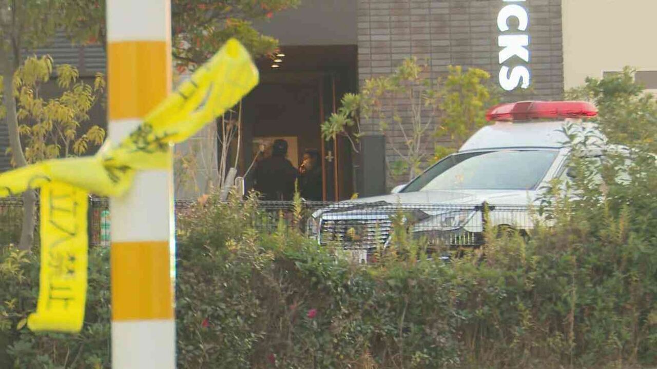 スタバで撃たれ男性(49)死亡 暴力団が絡んだ事件の可能性 犯人の中年とみられる男は今も逃走中