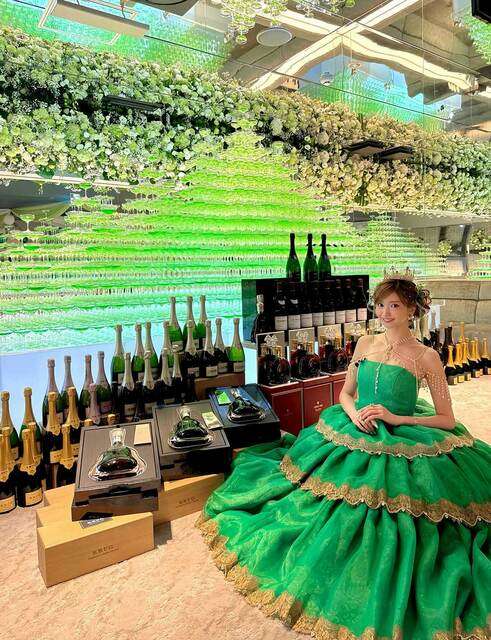 北新地No.1キャバ嬢ひめか、引退イベ最終日に“1億1000万円タワー”「異次元すぎる」「リアルプリンセス」