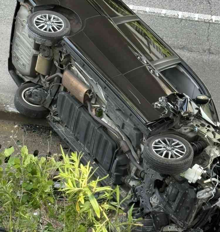 東名転落事故　運転していた男と匿っていた女を覚醒剤の使用容疑で再逮捕　女は事故現場に置き去りにされた小学生の母親　関係先から使用器具を押収