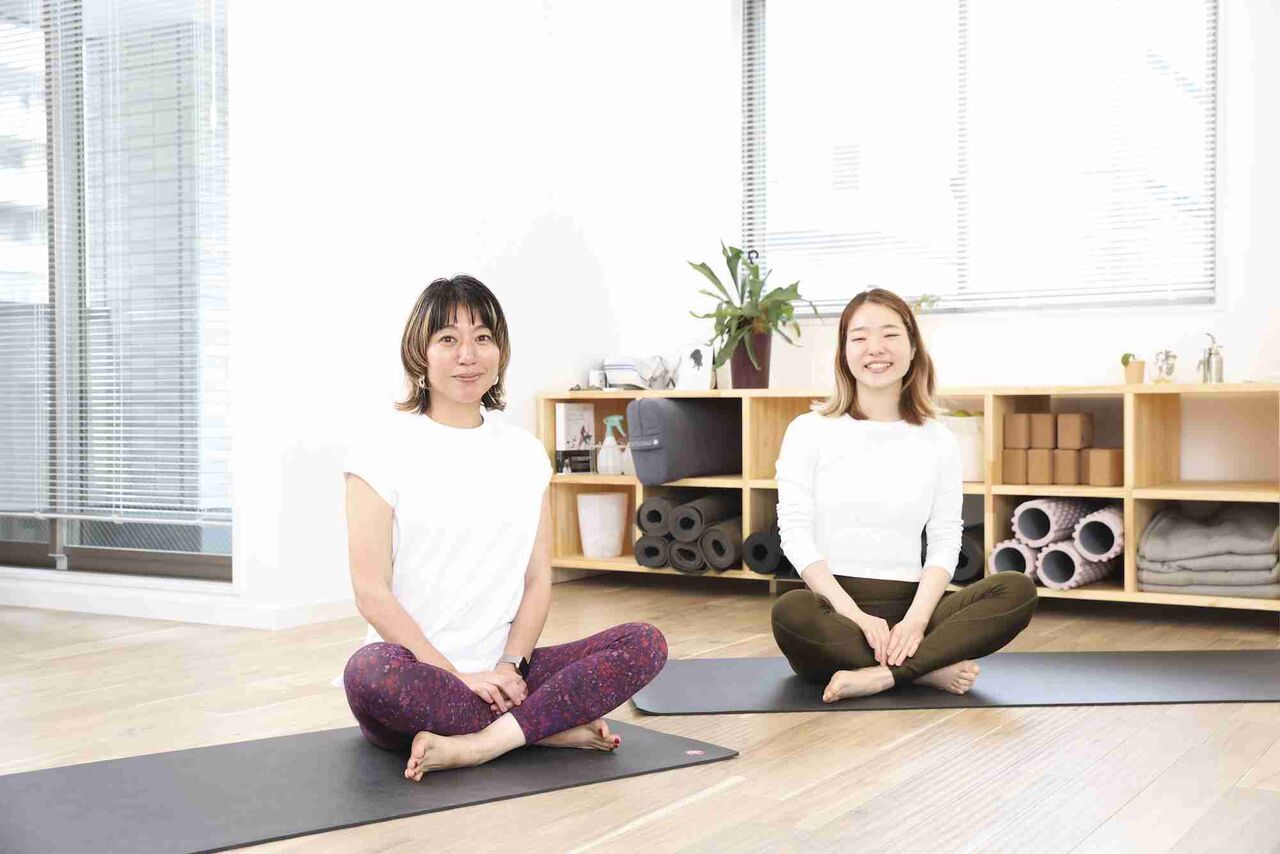 「生徒よりも講師募集のほうが人が集まる」ヨガインストラクターの労働実態